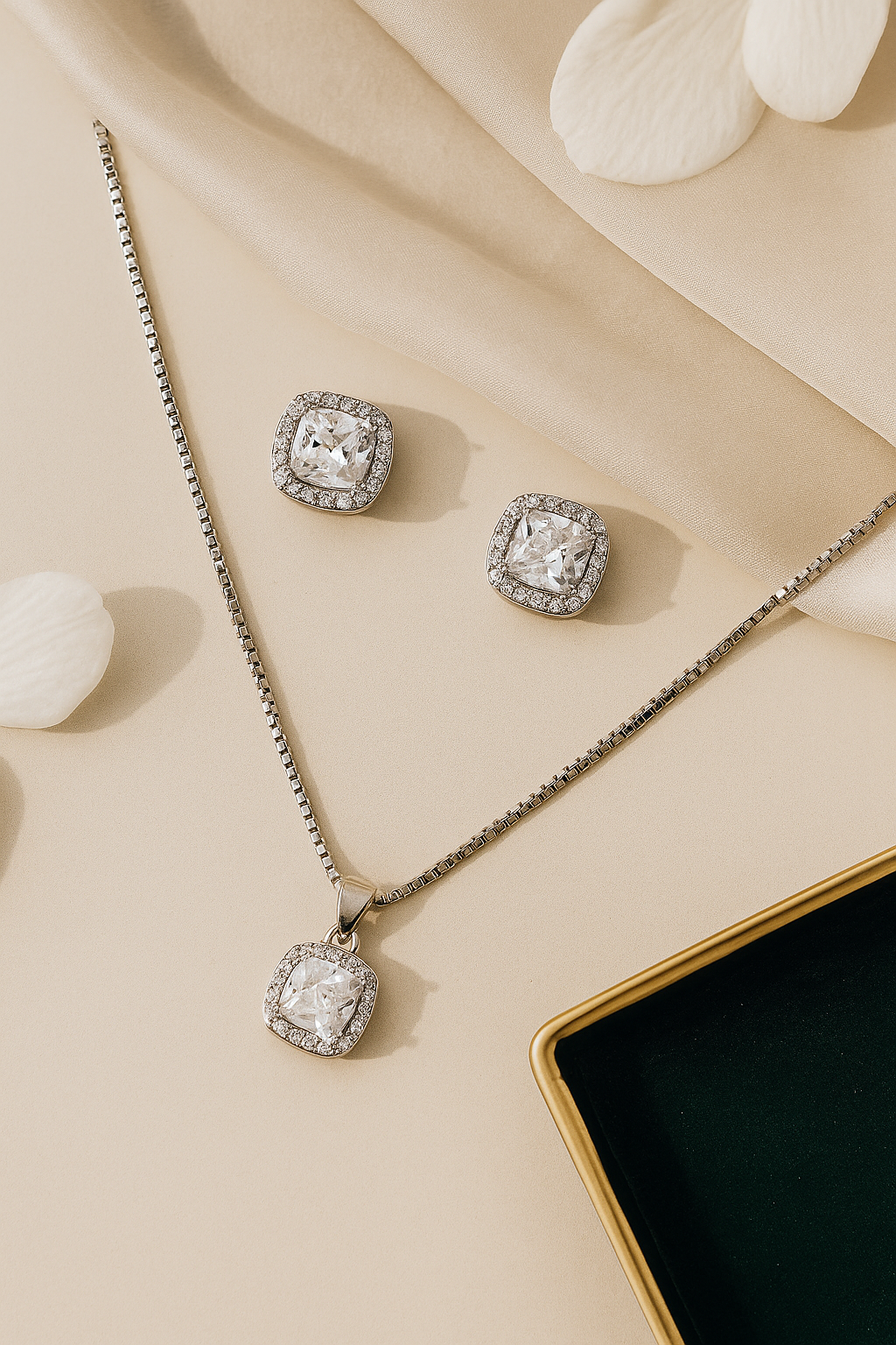 Cushion-Cut Elegance β 1 Carat Gold Zircon Jewellery Set