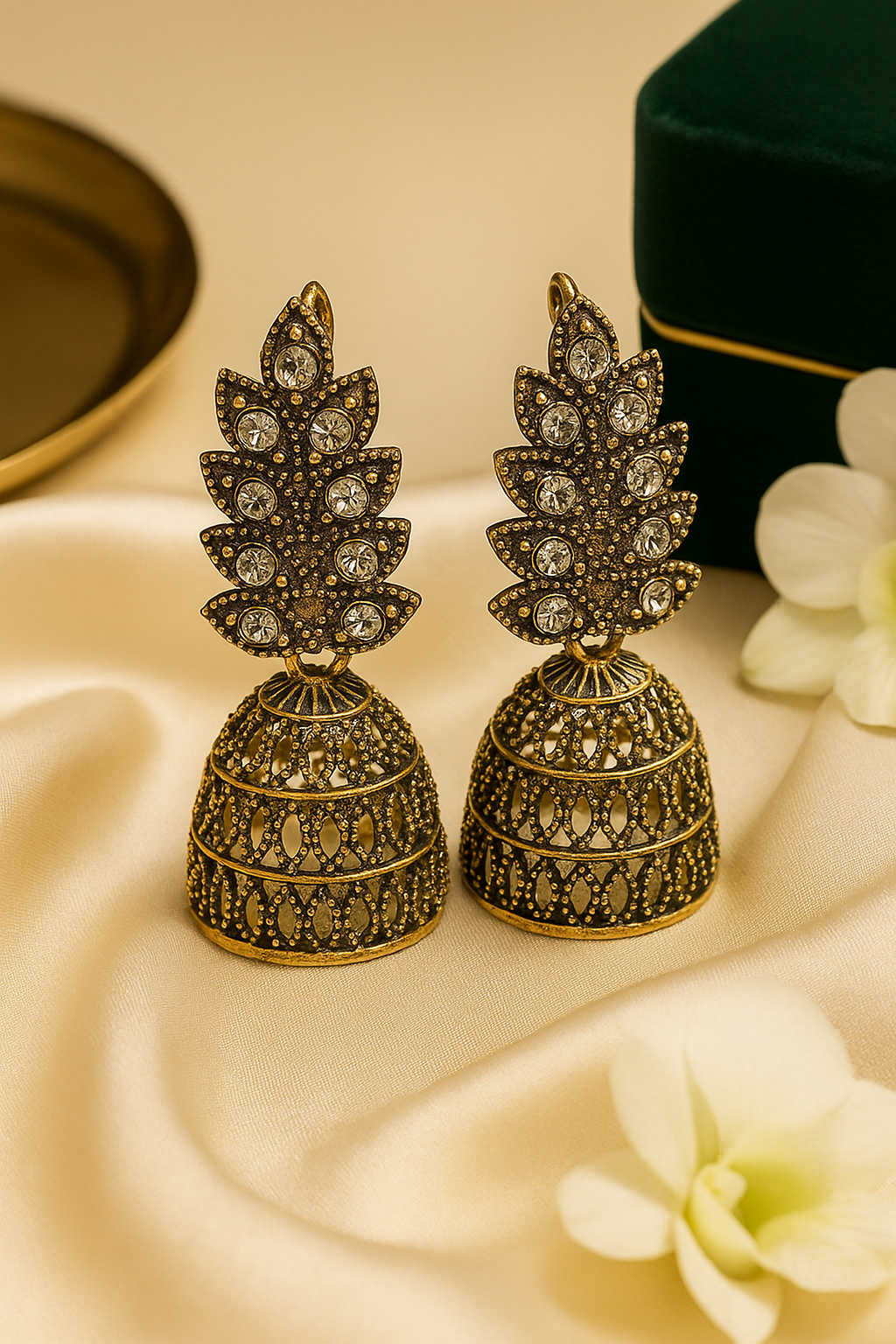 Antique Gold Elegance – Crystal Accent Drop Earrings