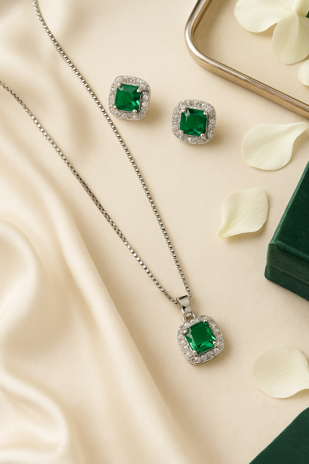 Cushion-Cut Elegance – 1 Carat Gold Zircon Jewellery Set