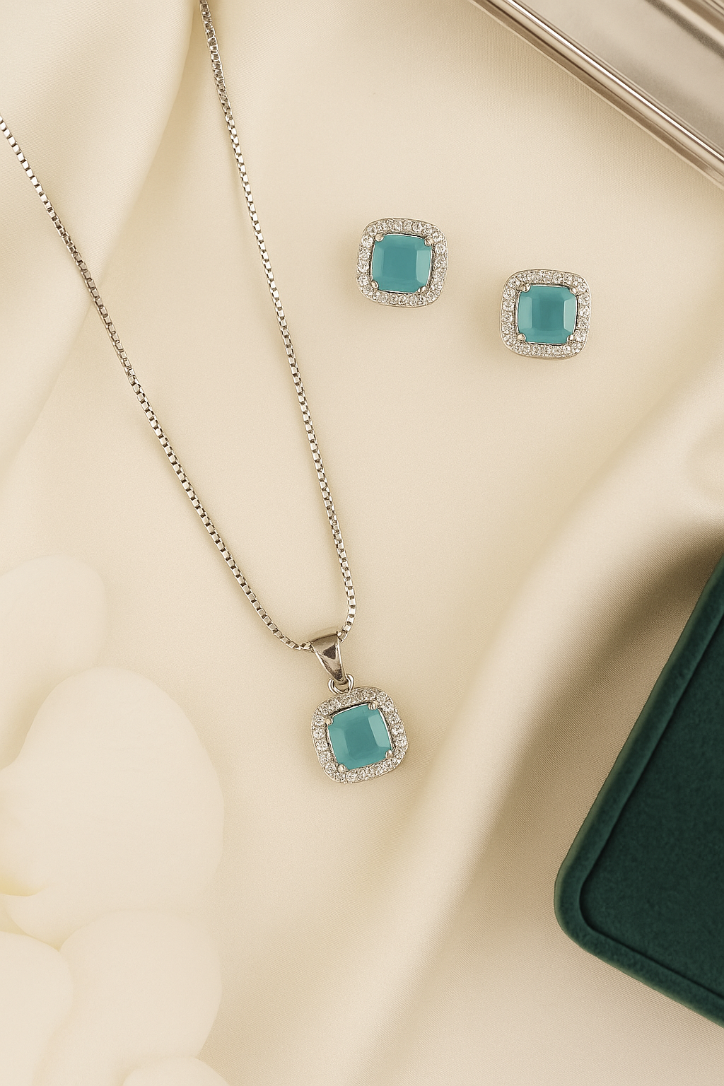 Cushion-Cut Elegance – 1 Carat Gold Zircon Jewellery Set